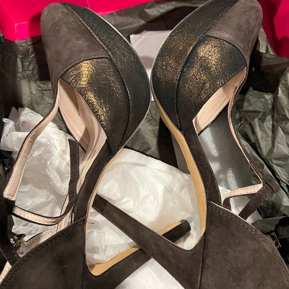 Vince Camuto Brown Shoes - Picture 2 of 6